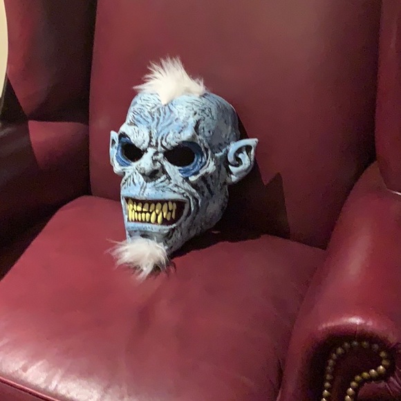 Men’s Mask - Picture 2 of 8